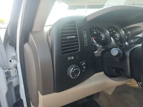 More photos of 2012 GMC Sierra 1500 SLE at Lakeway Auto Sales, TN