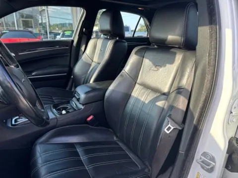 More photos of 2022 Chrysler 300 S at Lakeway Auto Sales, TN
