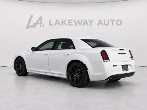 More photos of 2022 Chrysler 300 S at Lakeway Auto Sales, TN