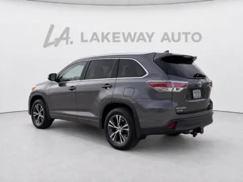 More photos of 2016 Toyota Highlander XLE V6 at Lakeway Auto Sales, TN
