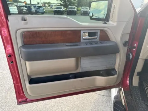 More photos of 2010 Ford F-150 Lariat at Lakeway Auto Sales, TN