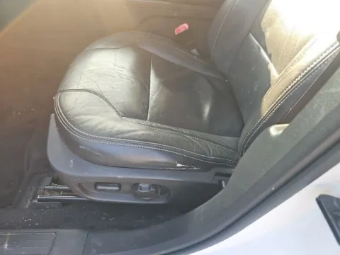 More photos of 2011 Ford Taurus SEL at Lakeway Auto Sales, TN