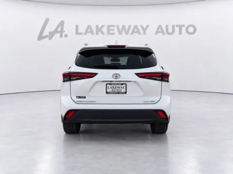 More photos of 2023 Toyota Highlander XLE at Lakeway Auto Sales, TN