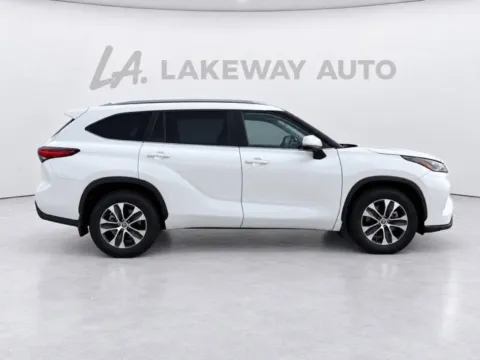 Photos of 2023 Toyota Highlander XLE for sale in Morristown, TN at Lakeway Auto Sales