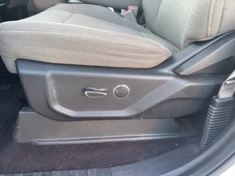 More photos of 2017 Ford F-150 XLT at Lakeway Auto Sales, TN