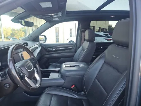 More photos of 2021 GMC Yukon Denali at Lakeway Auto Sales, TN