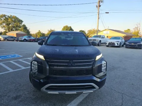 Photos of 2022 Mitsubishi Outlander SE for sale in Morristown, TN at Lakeway Auto Sales
