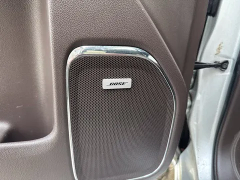 More photos of 2017 GMC Sierra 2500 HD SLT at Lakeway Auto Sales, TN