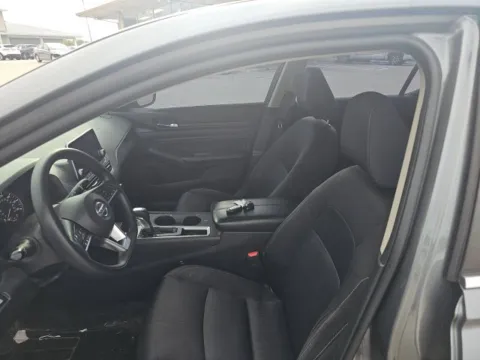 More photos of 2019 Nissan Altima 2.5 S at Lakeway Auto Sales, TN