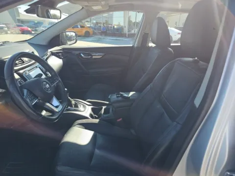 More photos of 2017 Nissan Rogue Sport SL at Lakeway Auto Sales, TN