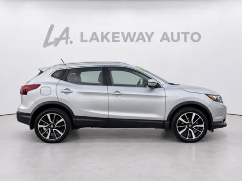 Photos of 2017 Nissan Rogue Sport SL for sale in Morristown, TN at Lakeway Auto Sales