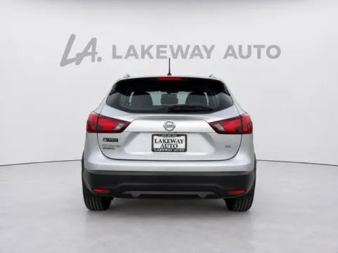 More photos of 2017 Nissan Rogue Sport SL at Lakeway Auto Sales, TN