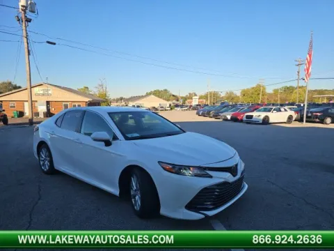White 2019 Toyota Camry LE for sale in Morristown, TN