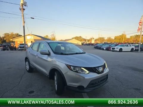 Silver 2018 Nissan Rogue Sport S for sale in Morristown, TN