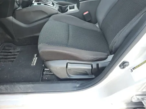 More photos of 2018 Nissan Rogue Sport S at Lakeway Auto Sales, TN