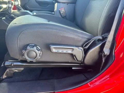 More photos of 2020 Jeep Gladiator Sport at Lakeway Auto Sales, TN