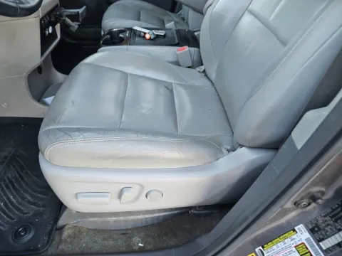 More photos of 2017 Toyota Sienna XLE at Lakeway Auto Sales, TN