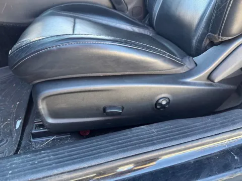 More photos of 2015 Dodge Challenger SXT at Lakeway Auto Sales, TN