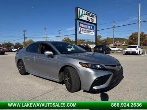 Silver 2023 Toyota Camry SE for sale in Morristown, TN