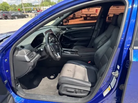More photos of 2018 Honda Accord Sport at Lakeway Auto Sales, TN