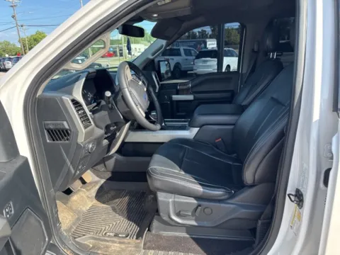 More photos of 2019 Ford F-150 Lariat at Lakeway Auto Sales, TN