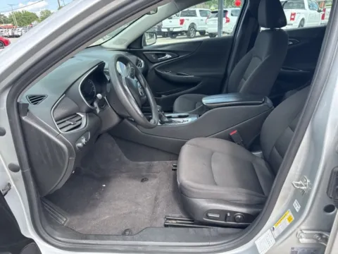 More photos of 2022 Chevrolet Malibu LT at Lakeway Auto Sales, TN