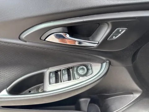 More photos of 2022 Chevrolet Malibu LT at Lakeway Auto Sales, TN