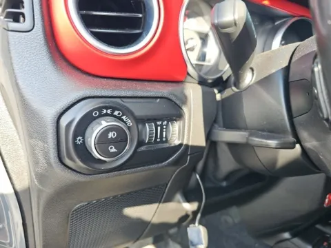More photos of 2021 Jeep Gladiator Rubicon at Lakeway Auto Sales, TN