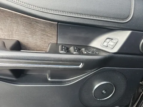 More photos of 2019 Ford Expedition Limited at Lakeway Auto Sales, TN