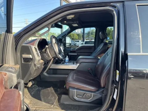 More photos of 2017 Ford F-250SD Platinum at Lakeway Auto Sales, TN