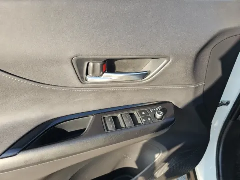 More photos of 2021 Toyota Venza LE at Lakeway Auto Sales, TN