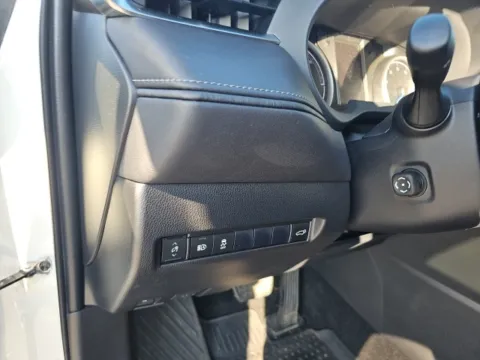More photos of 2021 Toyota Venza LE at Lakeway Auto Sales, TN
