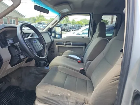 More photos of 2010 Ford F-250SD XLT at Lakeway Auto Sales, TN