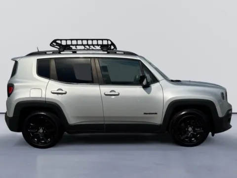 More photos of 2018 Jeep Renegade Latitude at Lakeway Auto Sales, TN