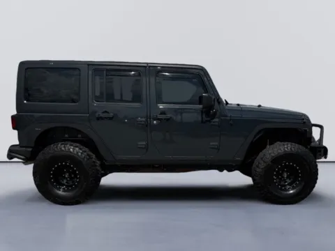 More photos of 2017 Jeep Wrangler Unlimited Sahara at Lakeway Auto Sales, TN