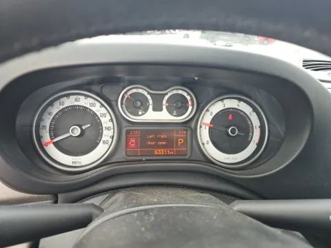 More photos of 2014 Fiat 500L Trekking at Lakeway Auto Sales, TN