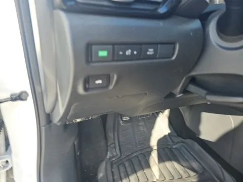 More photos of 2021 Nissan Sentra SR at Lakeway Auto Sales, TN
