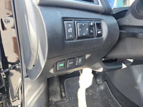 More photos of 2018 Nissan Sentra SR at Lakeway Auto Sales, TN