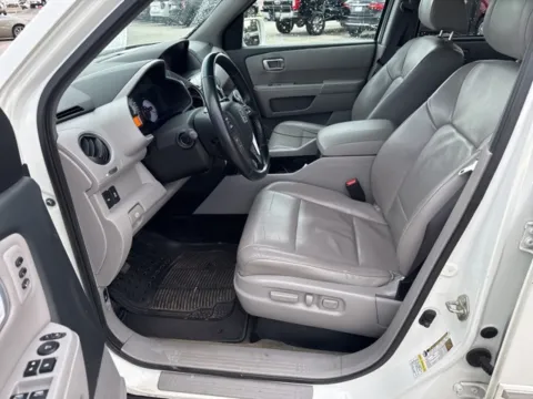 More photos of 2014 Honda Pilot Touring at Lakeway Auto Sales, TN