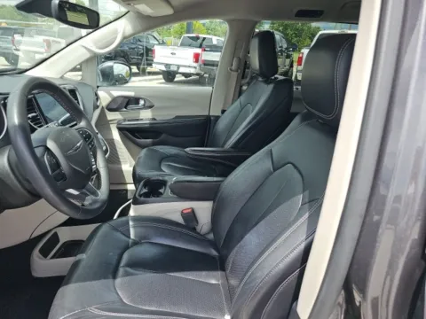 Photos of 2022 Chrysler Pacifica Touring L for sale in Morristown, TN at Lakeway Auto Sales
