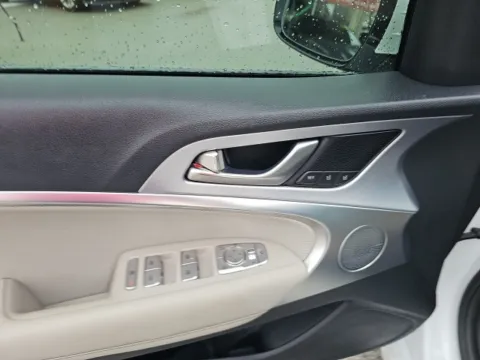 More photos of 2020 Genesis G70 3.3T at Lakeway Auto Sales, TN