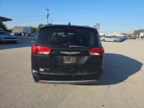 More photos of 2017 Chrysler Pacifica Touring L Plus at Lakeway Auto Sales, TN