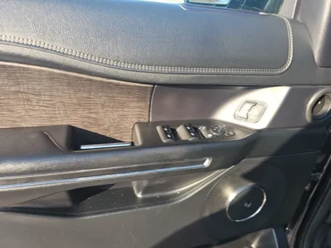 More photos of 2021 Ford Expedition Max Limited at Lakeway Auto Sales, TN