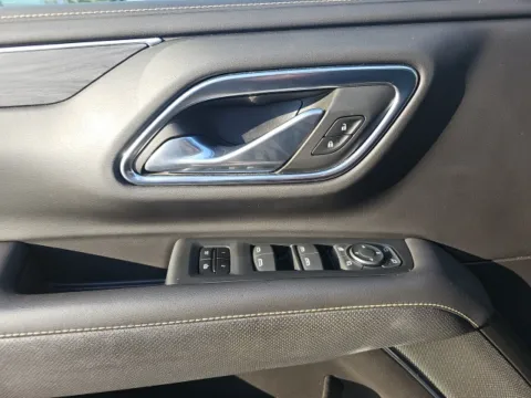 More photos of 2021 GMC Yukon XL SLT at Lakeway Auto Sales, TN
