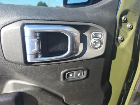 More photos of 2021 Jeep Gladiator Rubicon at Lakeway Auto Sales, TN