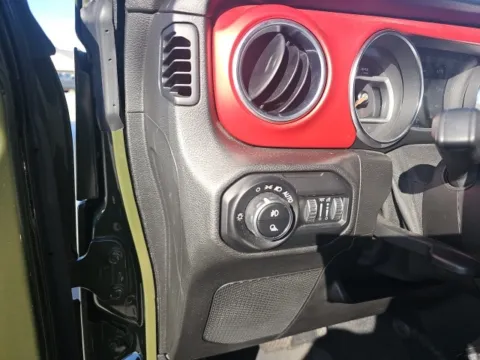 More photos of 2021 Jeep Gladiator Rubicon at Lakeway Auto Sales, TN