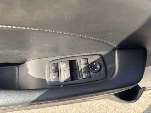 More photos of 2021 Dodge Challenger SXT at Lakeway Auto Sales, TN