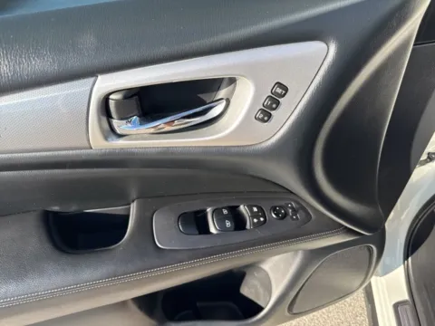 More photos of 2019 Nissan Pathfinder SL at Lakeway Auto Sales, TN