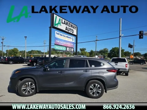 Gray 2023 Toyota Highlander Hybrid XLE for sale in Morristown, TN