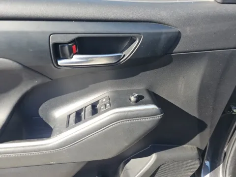 More photos of 2023 Toyota Highlander Hybrid XLE at Lakeway Auto Sales, TN